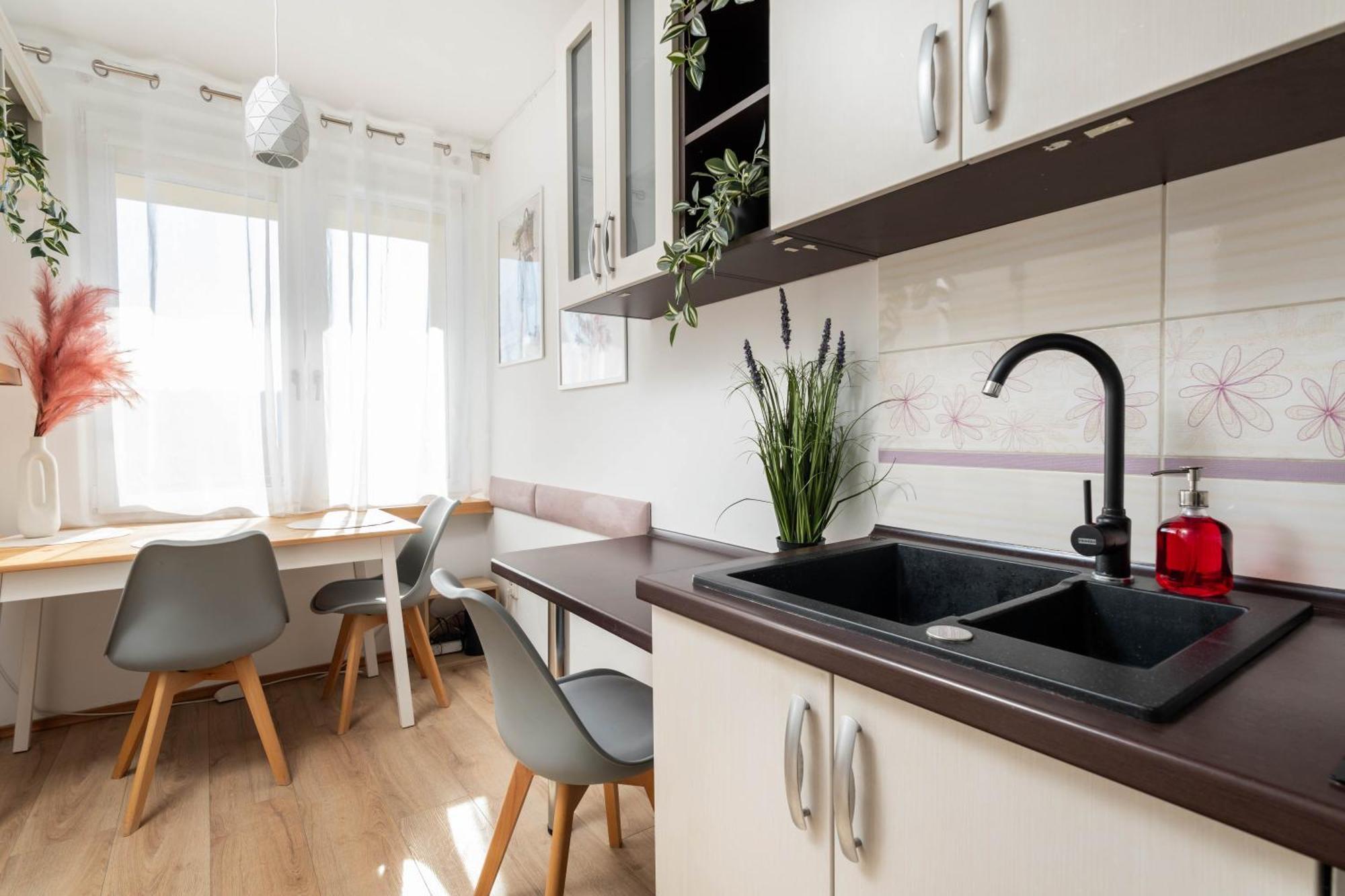 Jonagold Apartment Metro Raclawicka Warsaw Exterior photo